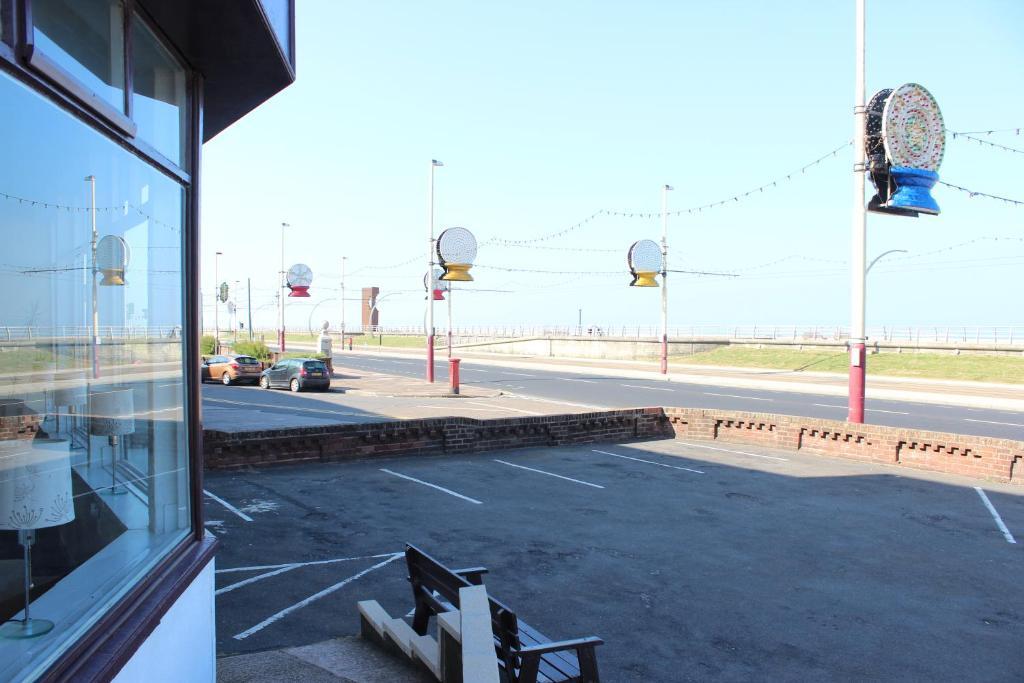 The Colwyn Hotel - Near Pleasure Beach Blackpool Exterior foto